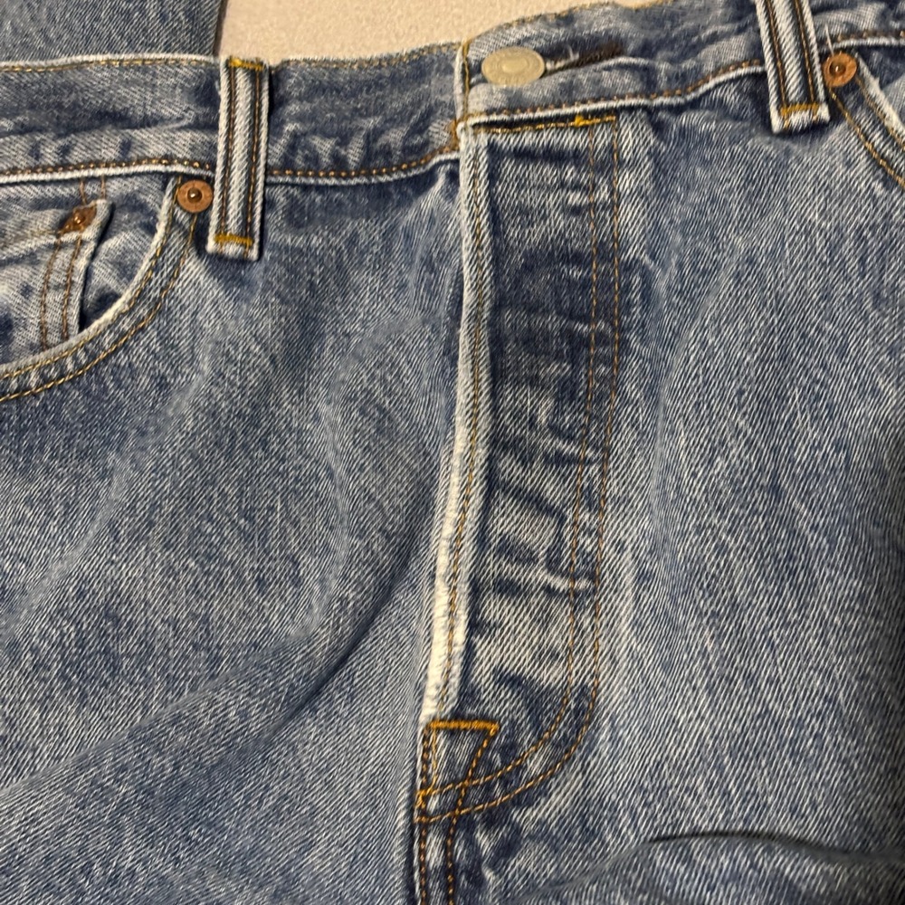 Levis 501 Men Original Fit Button Fly Straight Leg Blue Jeans 34x32 Medium Wash - Picture 5 of 12